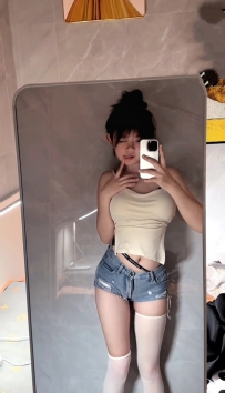 嘟嘟  157   44  D   19歲 隱藏妹妹  第一次往外PO