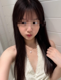 緋緋 154-19歲-C奶-43kg 純真鄰家妹外表乖乖牌