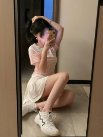 婕妤 158 42kg C 19岁 俏皮活泼型 古灵精怪的小女生