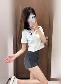 小可 155cm  44kg  B奶  19歲   畢業生短期兼職  小穴緊緻