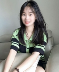 莉莉 156/44/C/20  可愛嬌小學妹 軟萌會變裝 五官精緻可愛