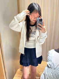 筱琳 155.40.C.20岁 服务：女上位、口交、共浴、爱爱、69、LG、火车便当、老汉推车