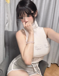 霏霏 164cm / F+杯 / 48kg / 22歲 大奶尤物  奶量驚人