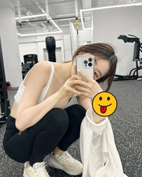 恩琪 165cm 47kg  E 23歲  清純高挑大奶深藏不漏!!